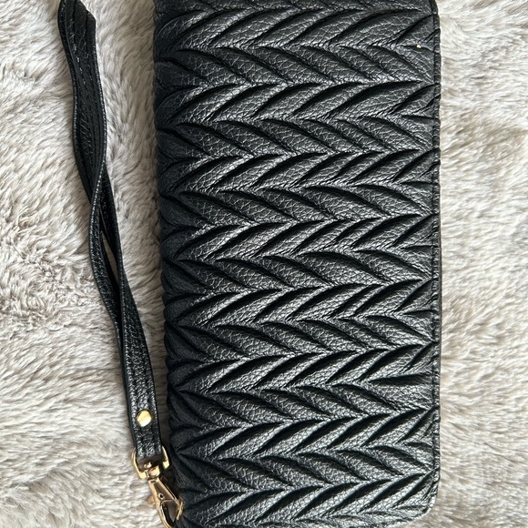 Marc New York Black and Gold Quilted Clutch - Picture 2 of 6